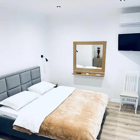 Hotel Kutal Park Përmet