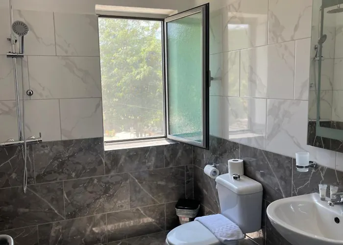 Hotel Kutal Park